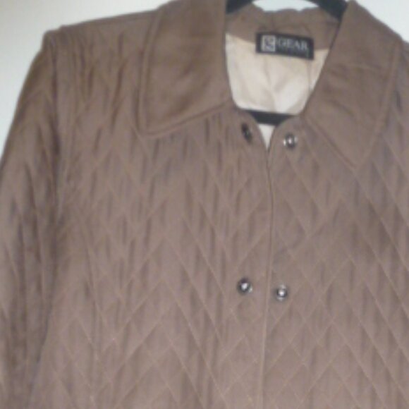 Gear for Sports Lightweight Quilted Jacket – Women’s Small (Mocha / Light Brown) - Picture 3 of 14
